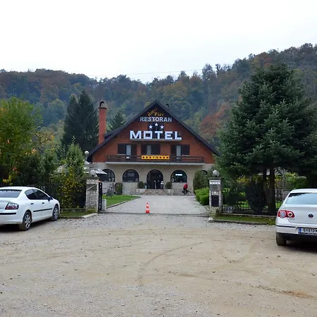 Motel Amer Pier Мотель Добой